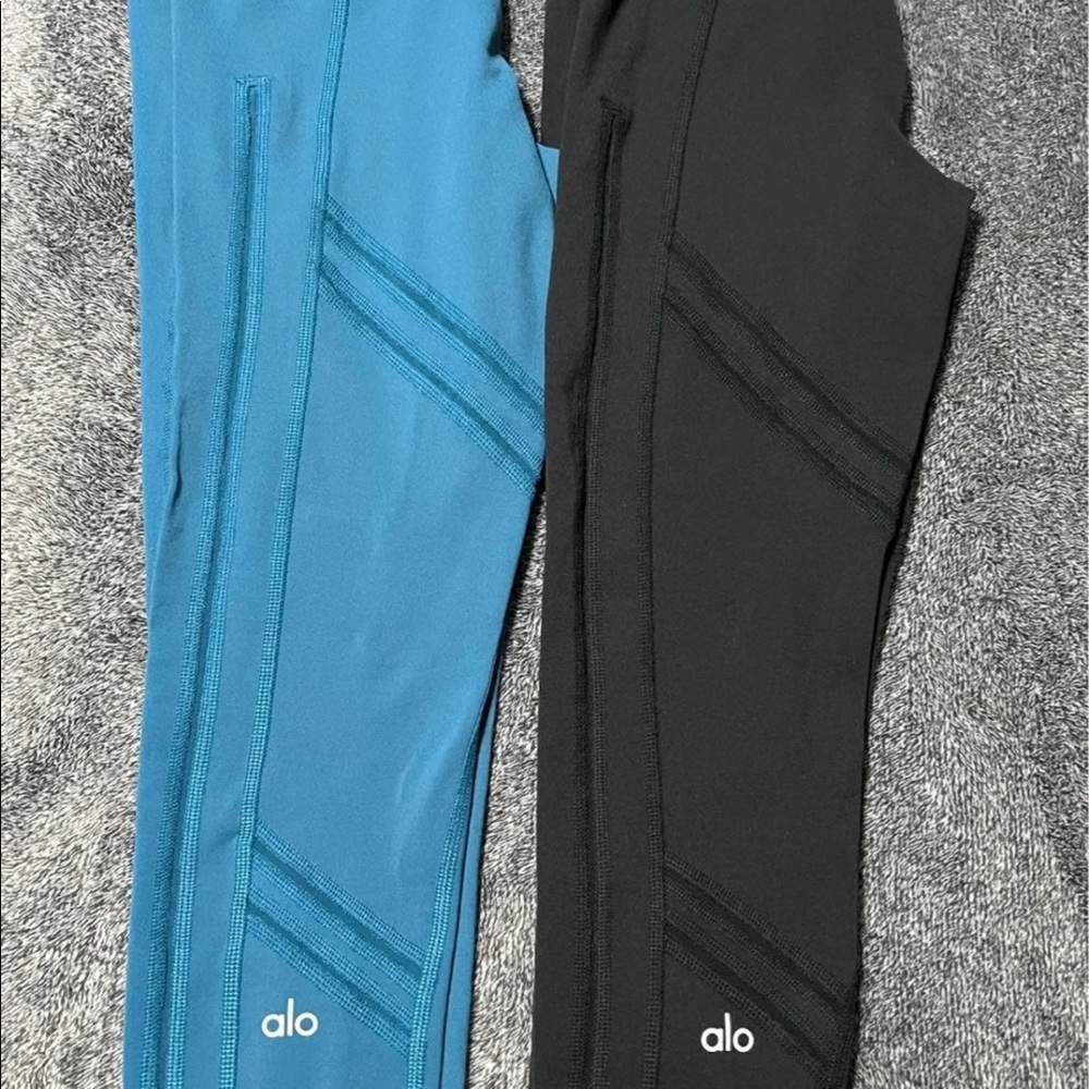 Bundle - Set of 2, Beautiful Alo yoga leggins Size XS